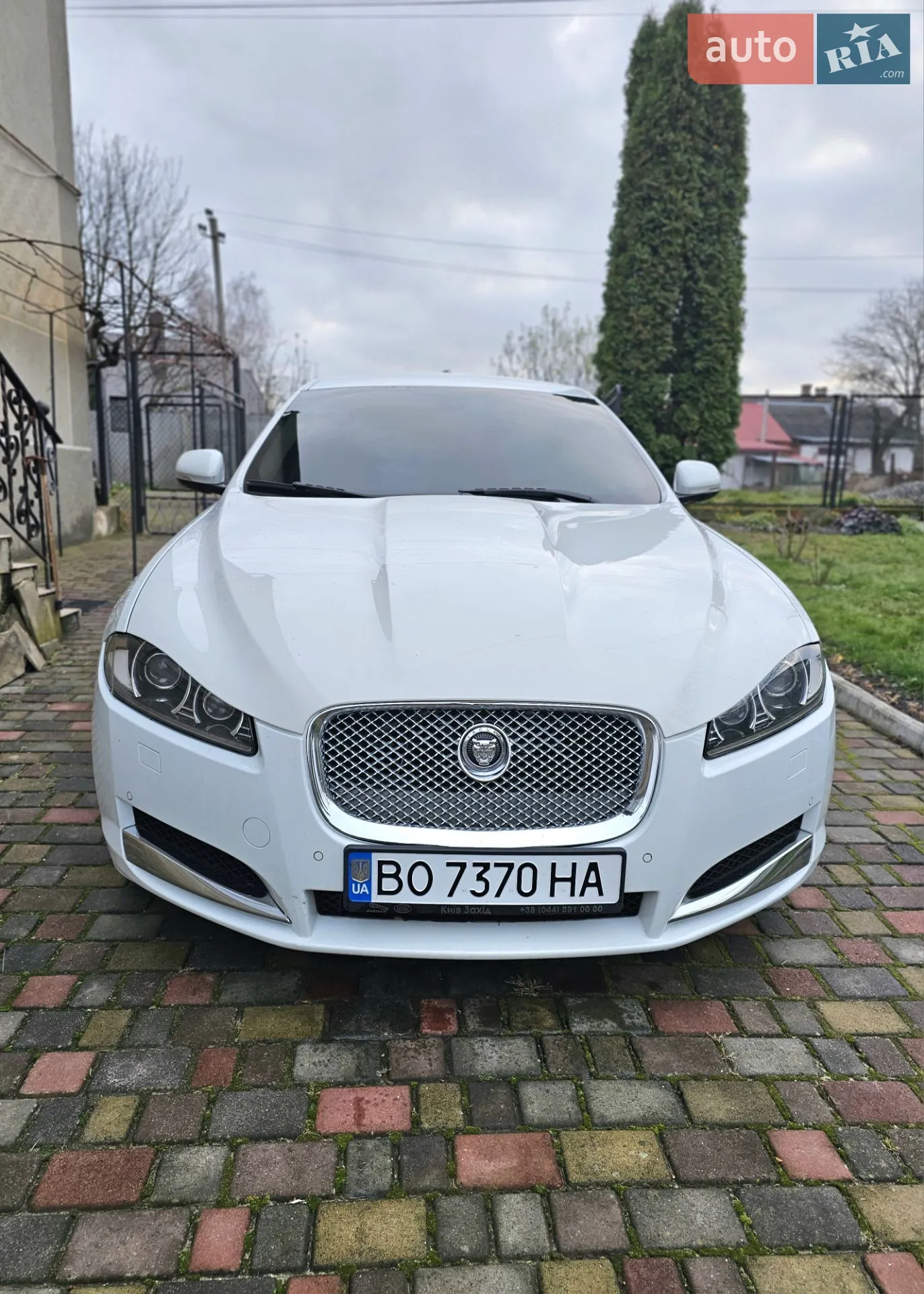2012 Jaguar XF - мініатюра 3