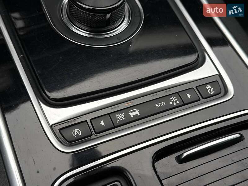 Седан Jaguar XF 2016 в Киеве фото 28 Седан Jaguar XF 2016 в Киеве