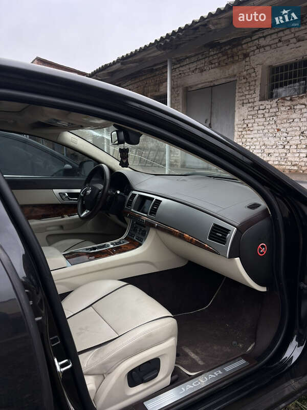 Седан Jaguar XF 2017 в Чернигове фото 4 Седан Jaguar XF 2017 в Чернигове
