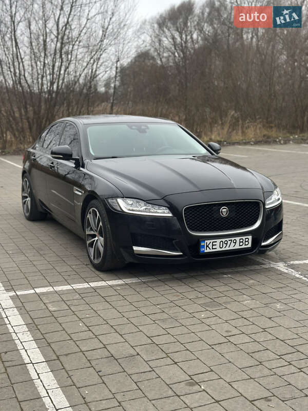 Седан Jaguar XF 2017 в Дніпрі