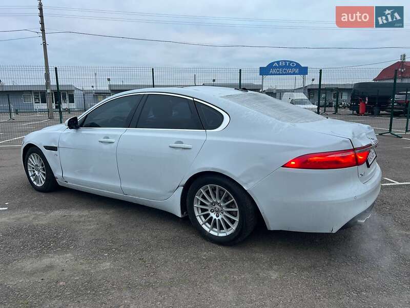 Седан Jaguar XF 2015 в Киеве