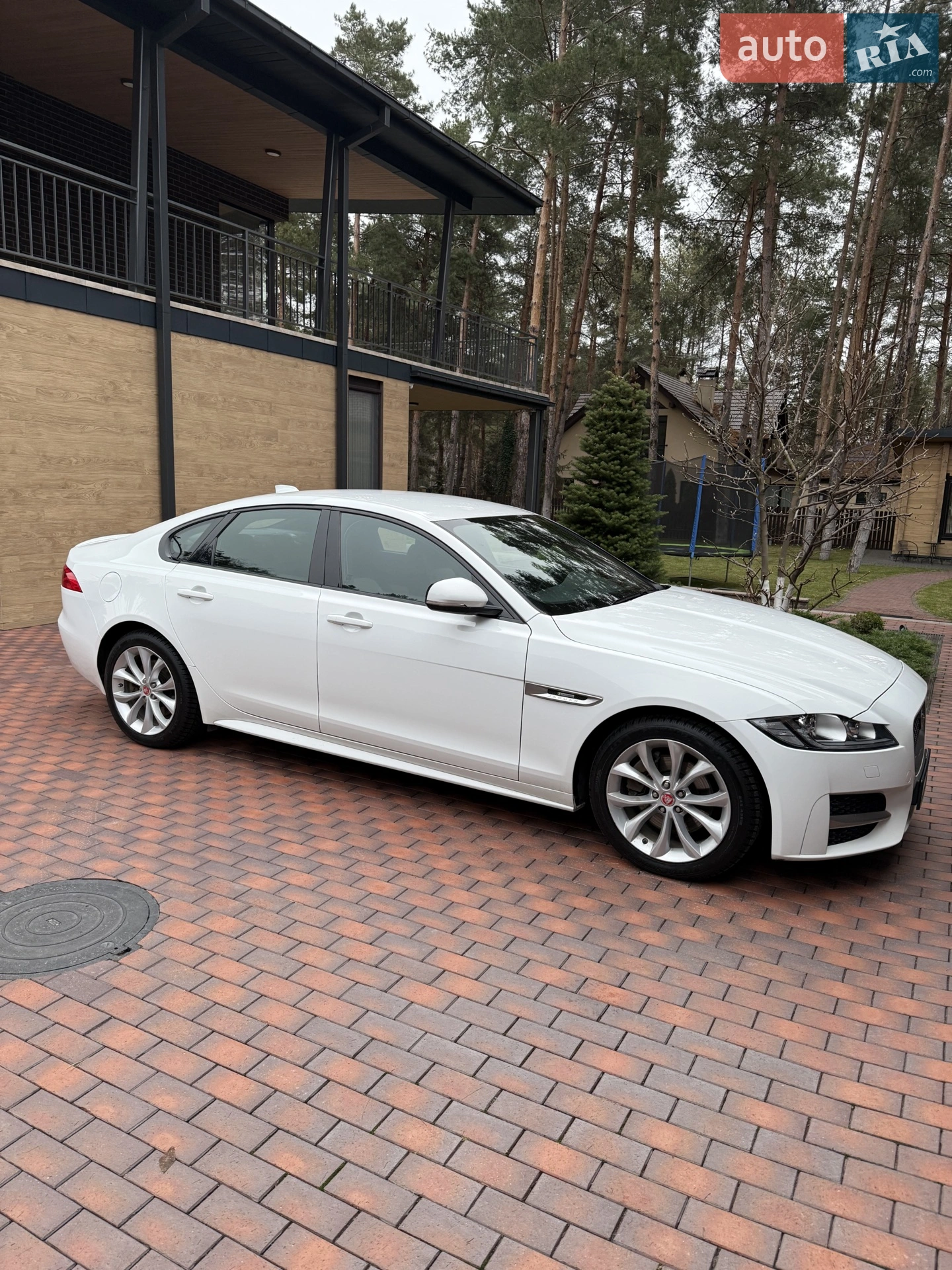 2017 Jaguar XF - мініатюра 4