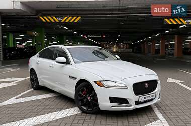 Седан Jaguar XF 2017 в Киеве