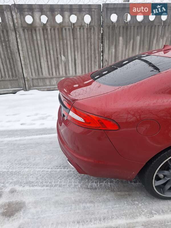 Седан Jaguar XF 2015 в Борисполе