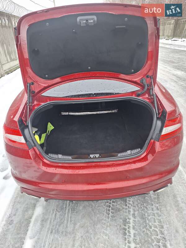 Седан Jaguar XF 2015 в Борисполе