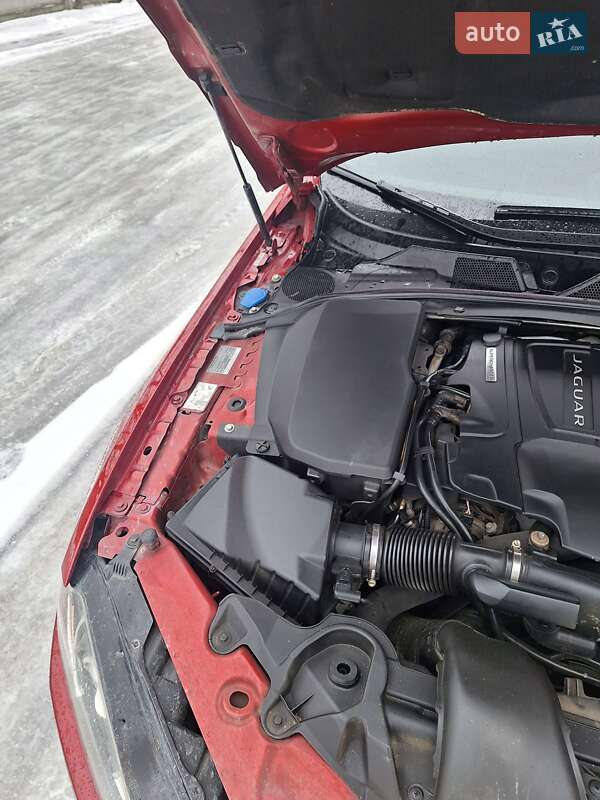 Седан Jaguar XF 2015 в Борисполе