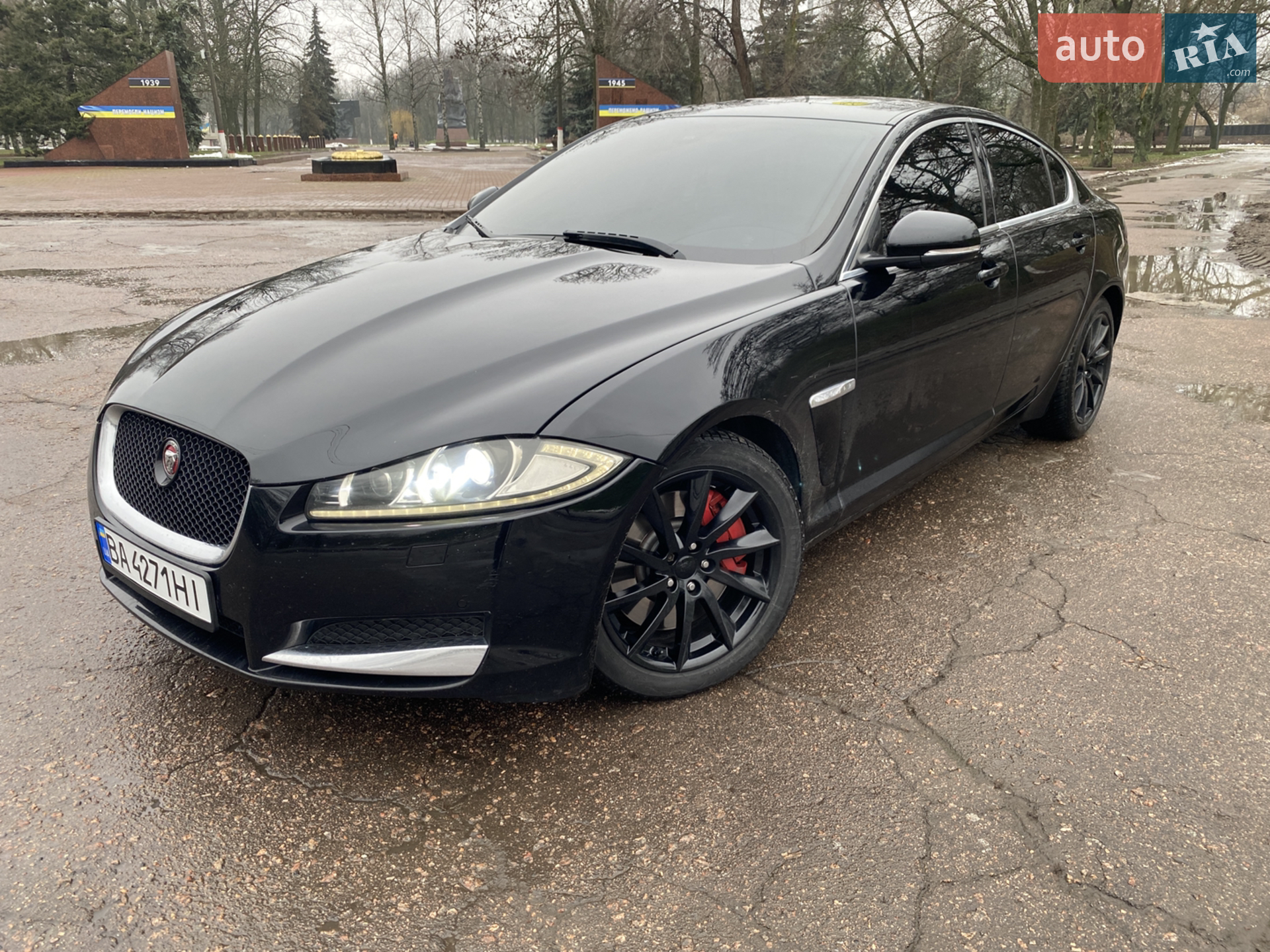 2012 Jaguar XF - мініатюра 3