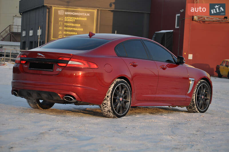 Седан Jaguar XF 2015 в Киеве