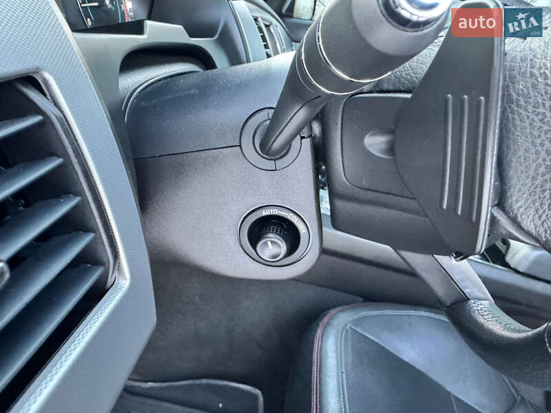 Седан Jaguar XF 2015 в Киеве