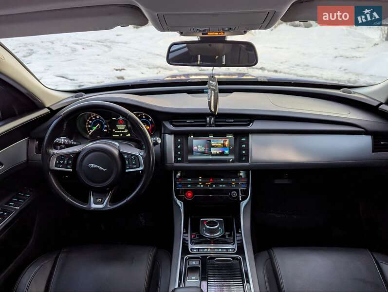 Седан Jaguar XF 2016 в Млинове фото 34 Седан Jaguar XF 2016 в Млинове