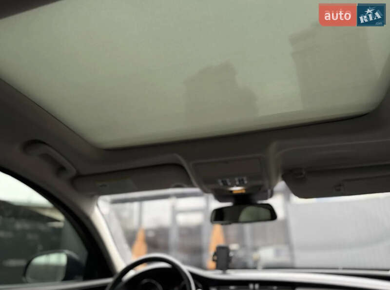 Седан Jaguar XF 2016 в Киеве