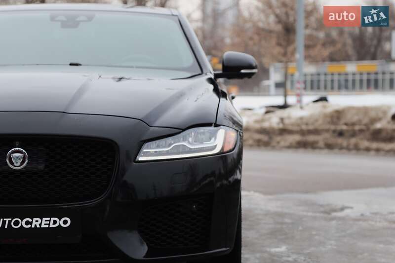 Седан Jaguar XF 2015 в Киеве