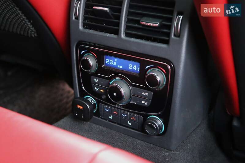 Седан Jaguar XF 2015 в Киеве