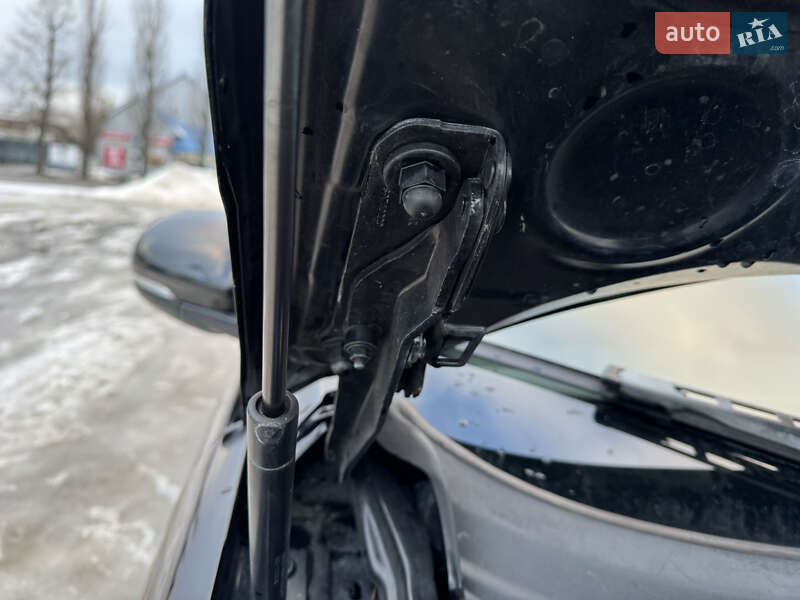 Седан Jaguar XF 2014 в Киеве