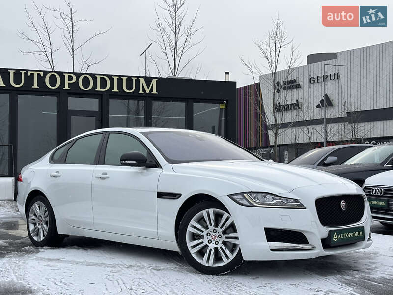Седан Jaguar XF 2016 в Киеве