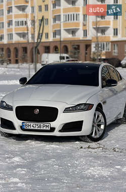 Седан Jaguar XF 2016 в Буче