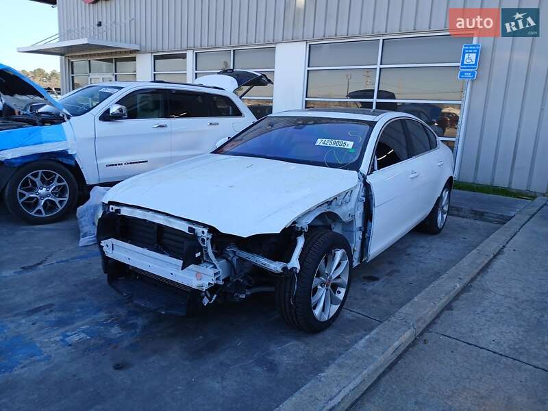 Седан Jaguar XF 2017 в Марганці