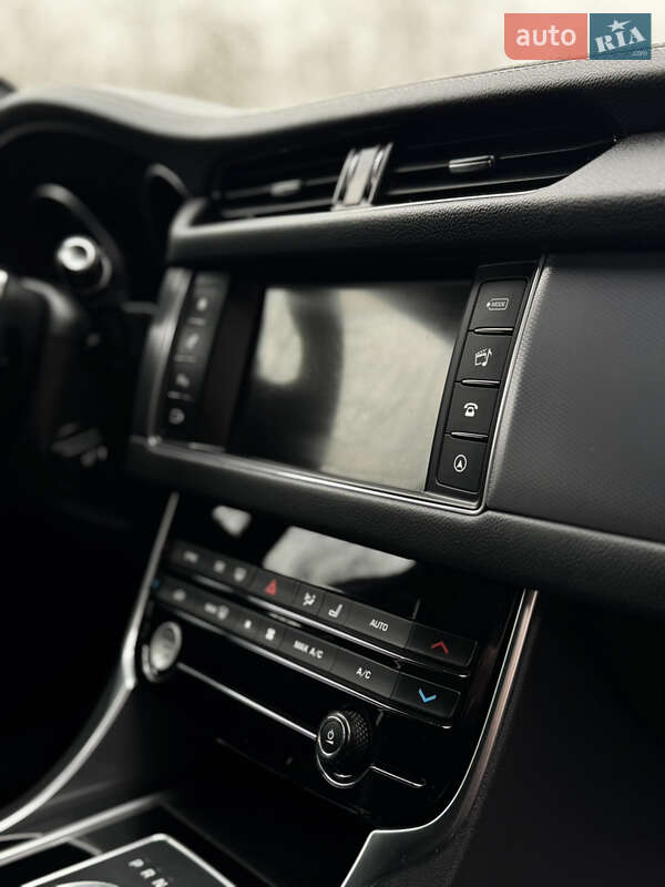 Универсал Jaguar XF 2018 в Бурштыне фото 31 Универсал Jaguar XF 2018 в Бурштыне