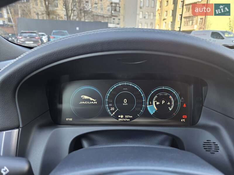 Седан Jaguar XF 2017 в Киеве