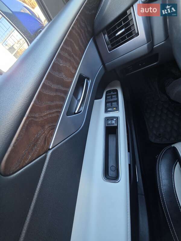 Седан Jaguar XF 2017 в Киеве