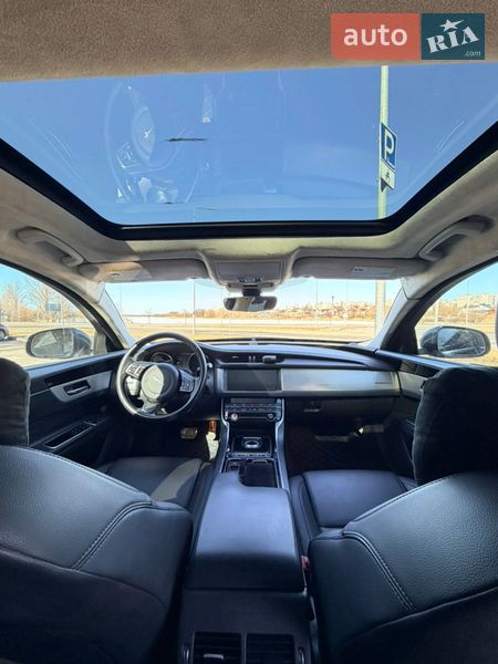 Седан Jaguar XF 2019 в Виннице