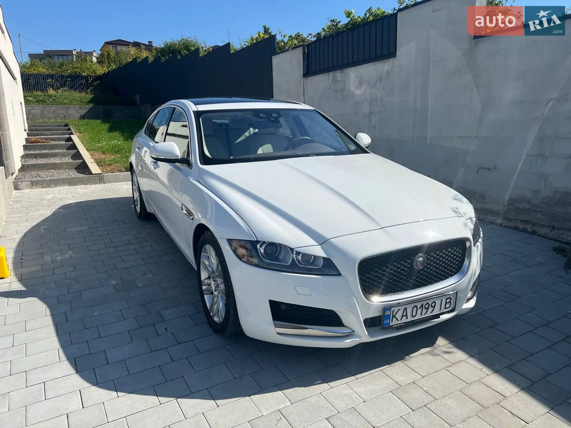 2017 Jaguar XF - фото 1