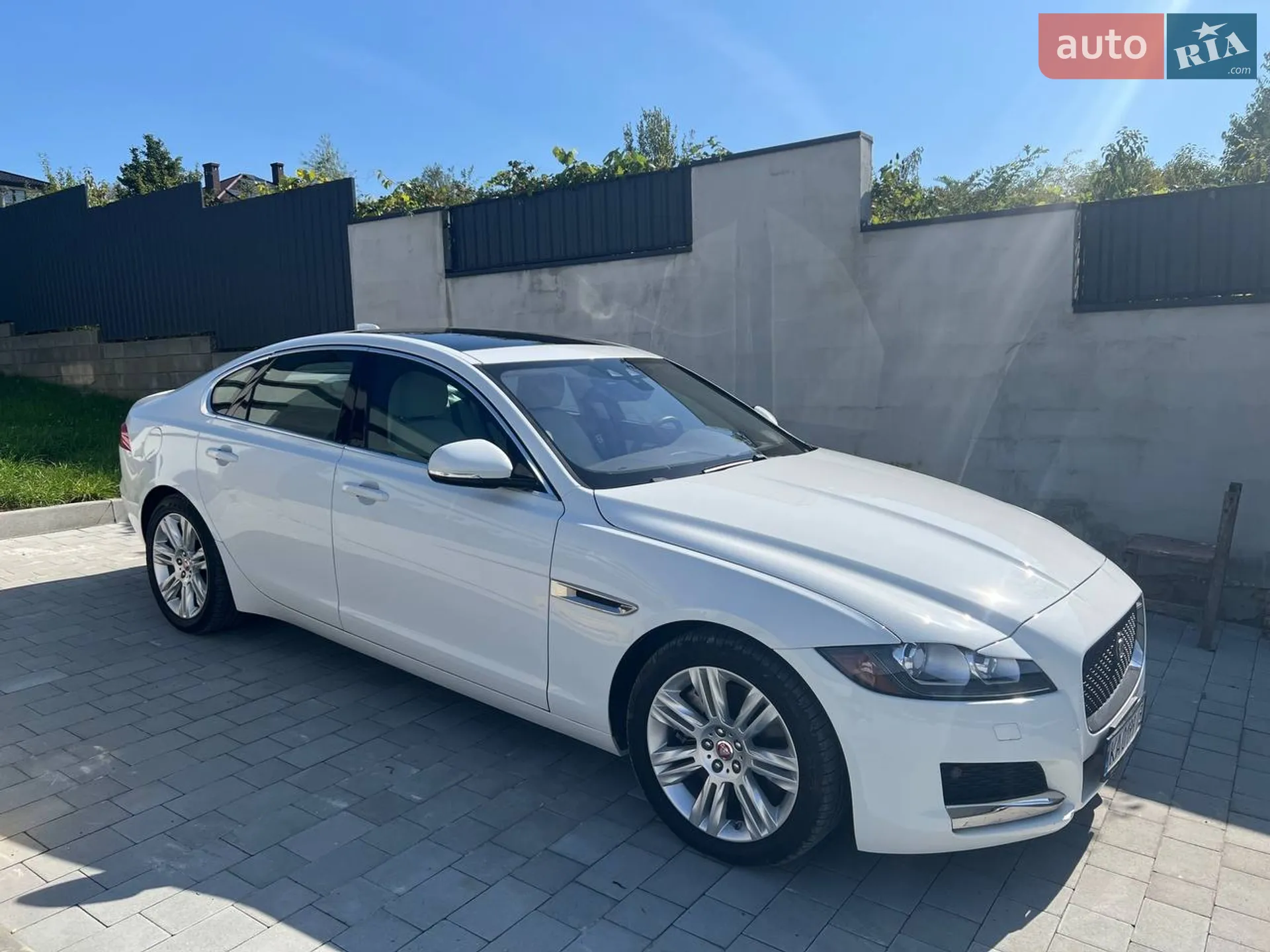 2017 Jaguar XF - мініатюра 8