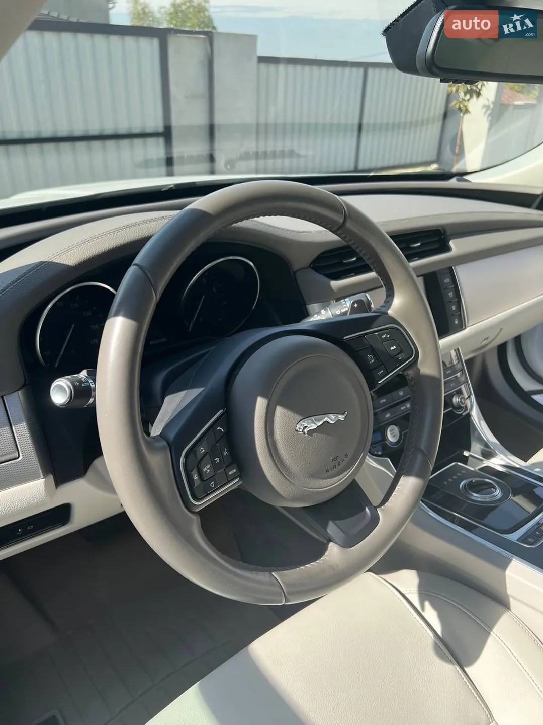 2017 Jaguar XF - мініатюра 12