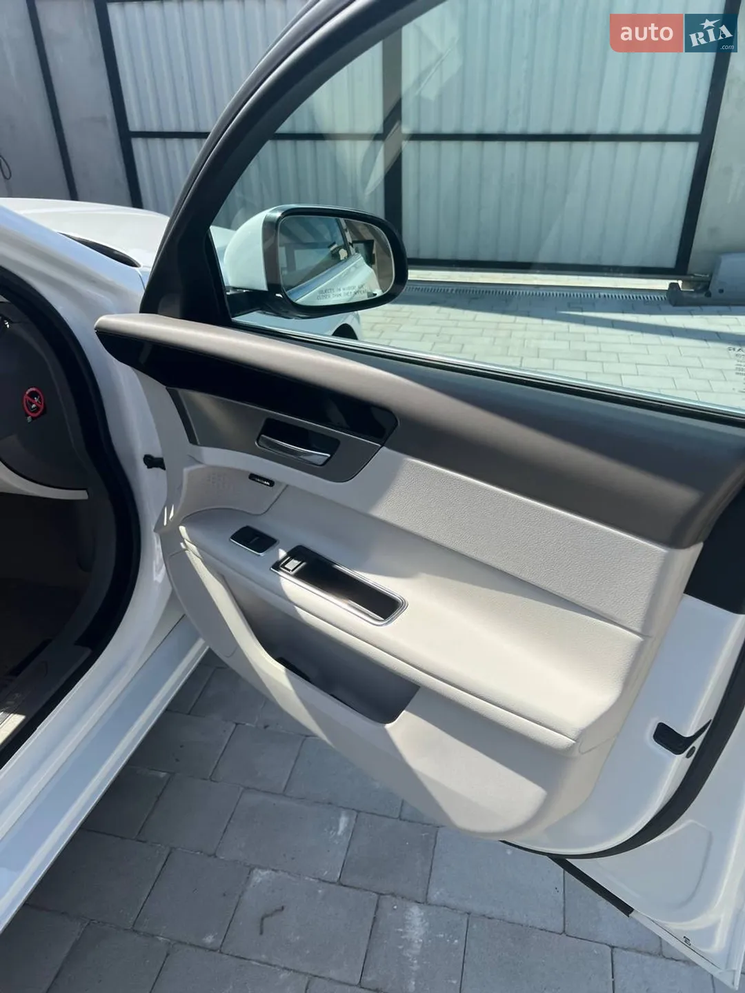 2017 Jaguar XF - мініатюра 20