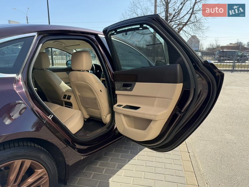 Седан Jaguar XF 2019 в Харкові