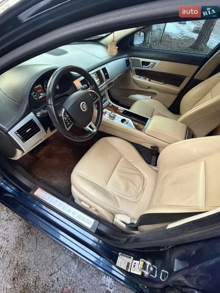 Седан Jaguar XF 2013 в Києві