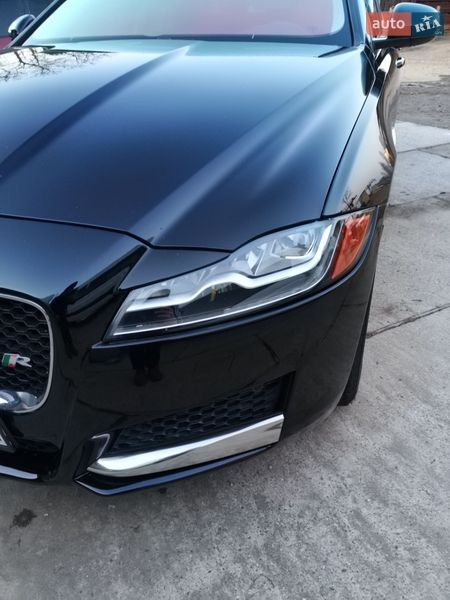 Седан Jaguar XF 2015 в Тячеві