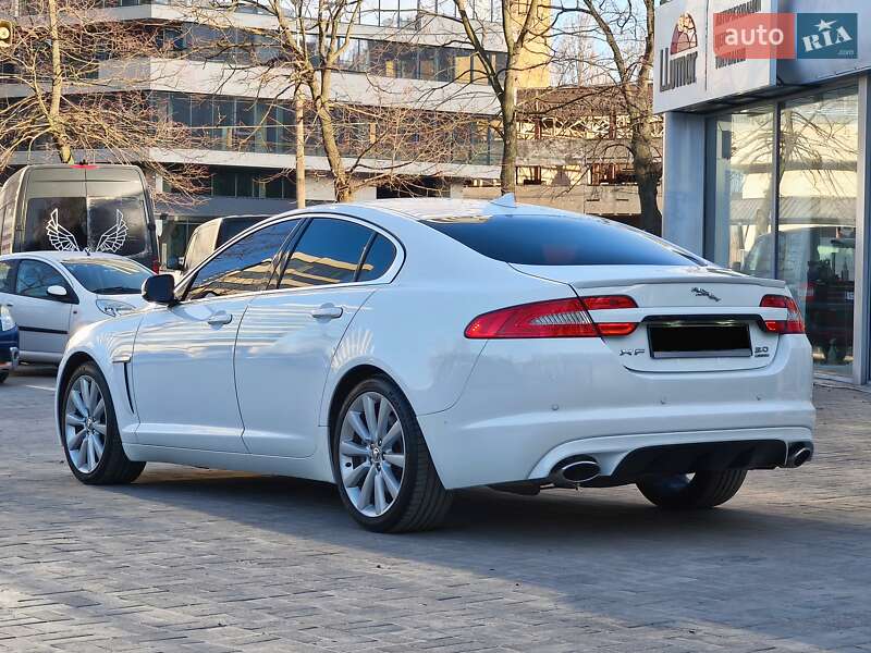 Седан Jaguar XF 2013 в Днепре
