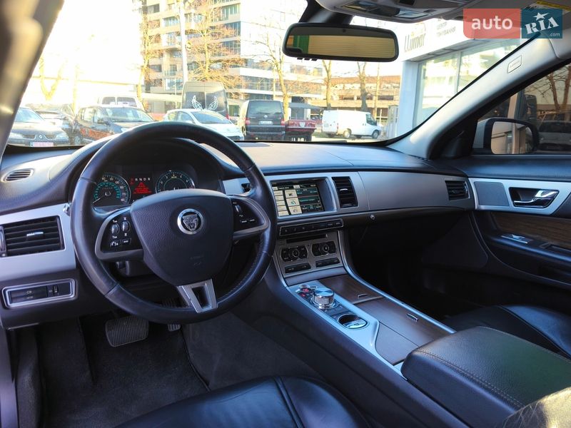 Седан Jaguar XF 2013 в Днепре