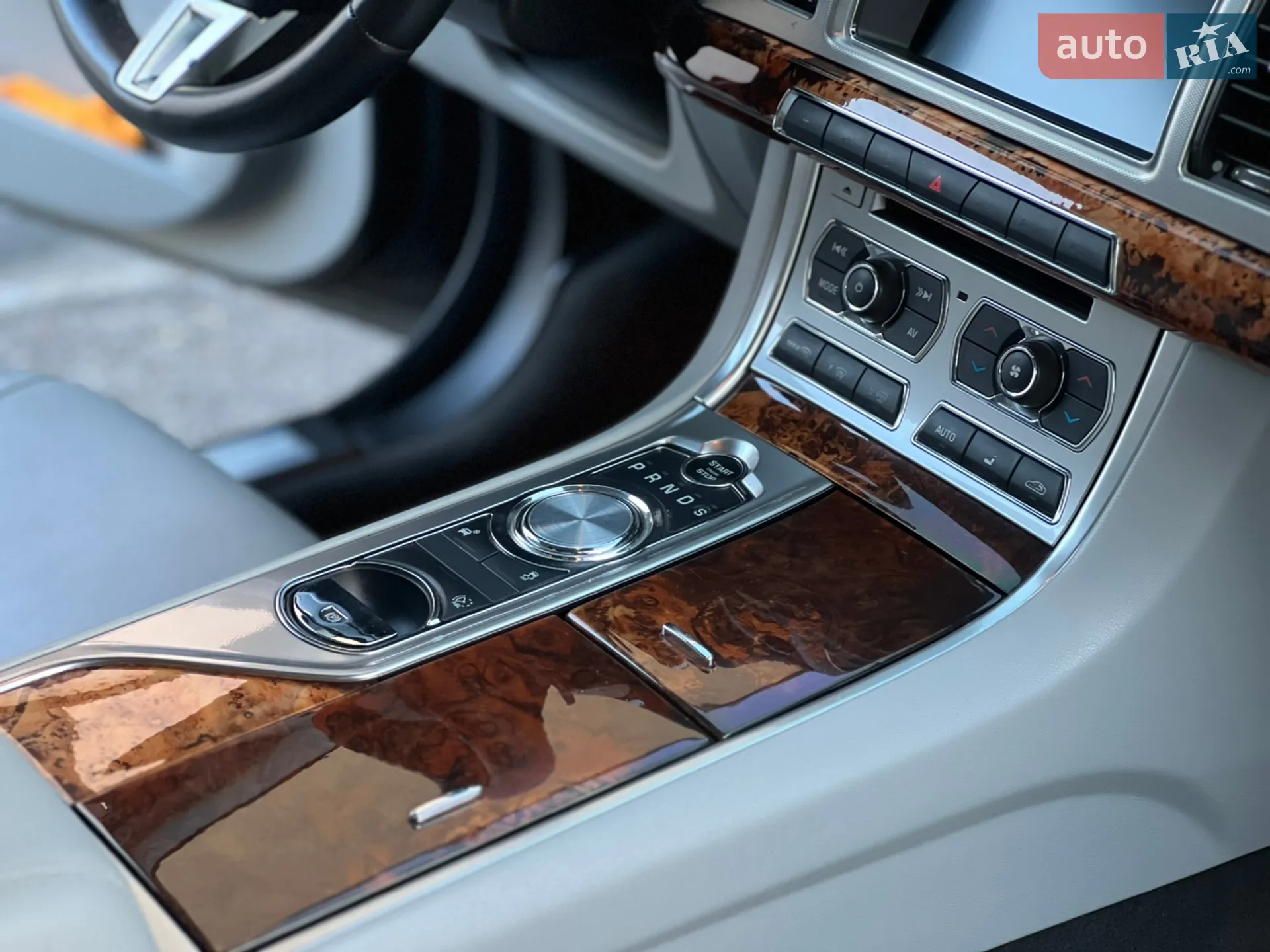 2014 Jaguar XF - мініатюра 30