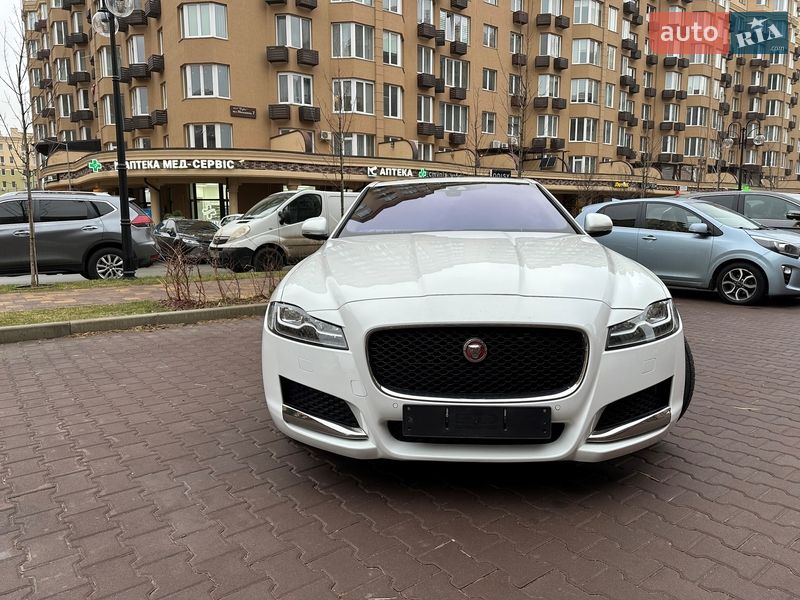 Седан Jaguar XF 2016 в Києві