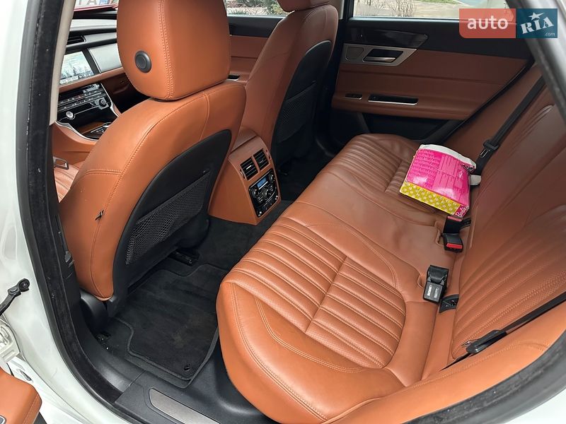 Седан Jaguar XF 2016 в Києві