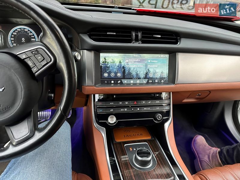 Седан Jaguar XF 2016 в Києві