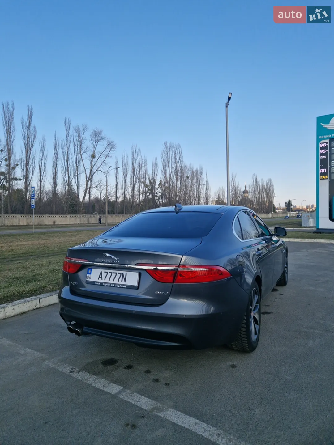 2016 Jaguar XF - мініатюра 4