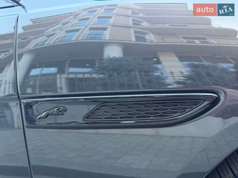 Седан Jaguar XF 2024 в Києві