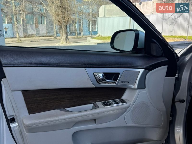 Седан Jaguar XF 2012 в Одессе