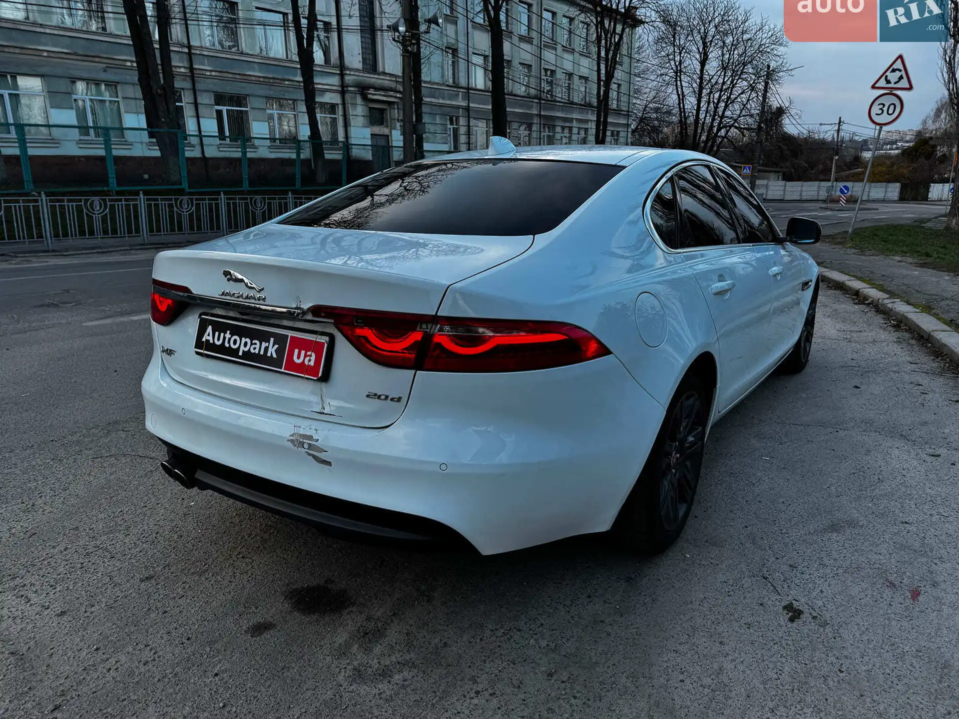 2017 Jaguar XF - мініатюра 6
