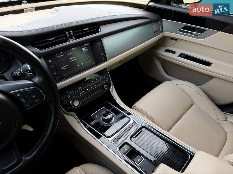 Седан Jaguar XF 2016 в Кривом Роге фото 64 Седан Jaguar XF 2016 в Кривом Роге