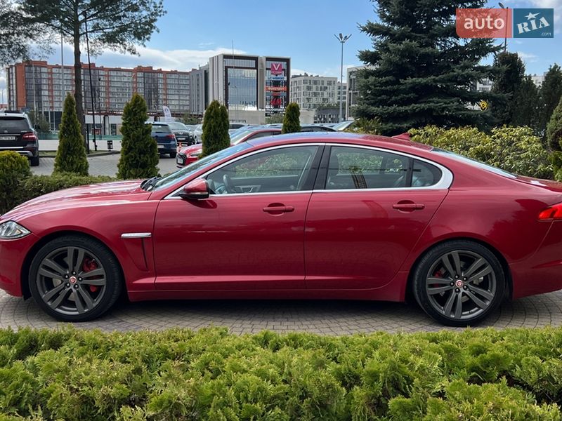 Седан Jaguar XF 2013 в Львові