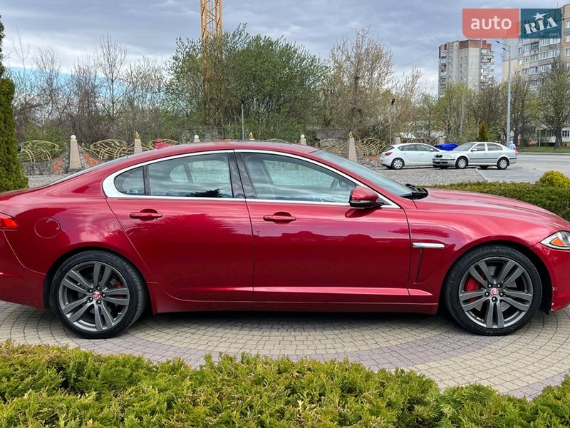 Седан Jaguar XF 2013 в Львові