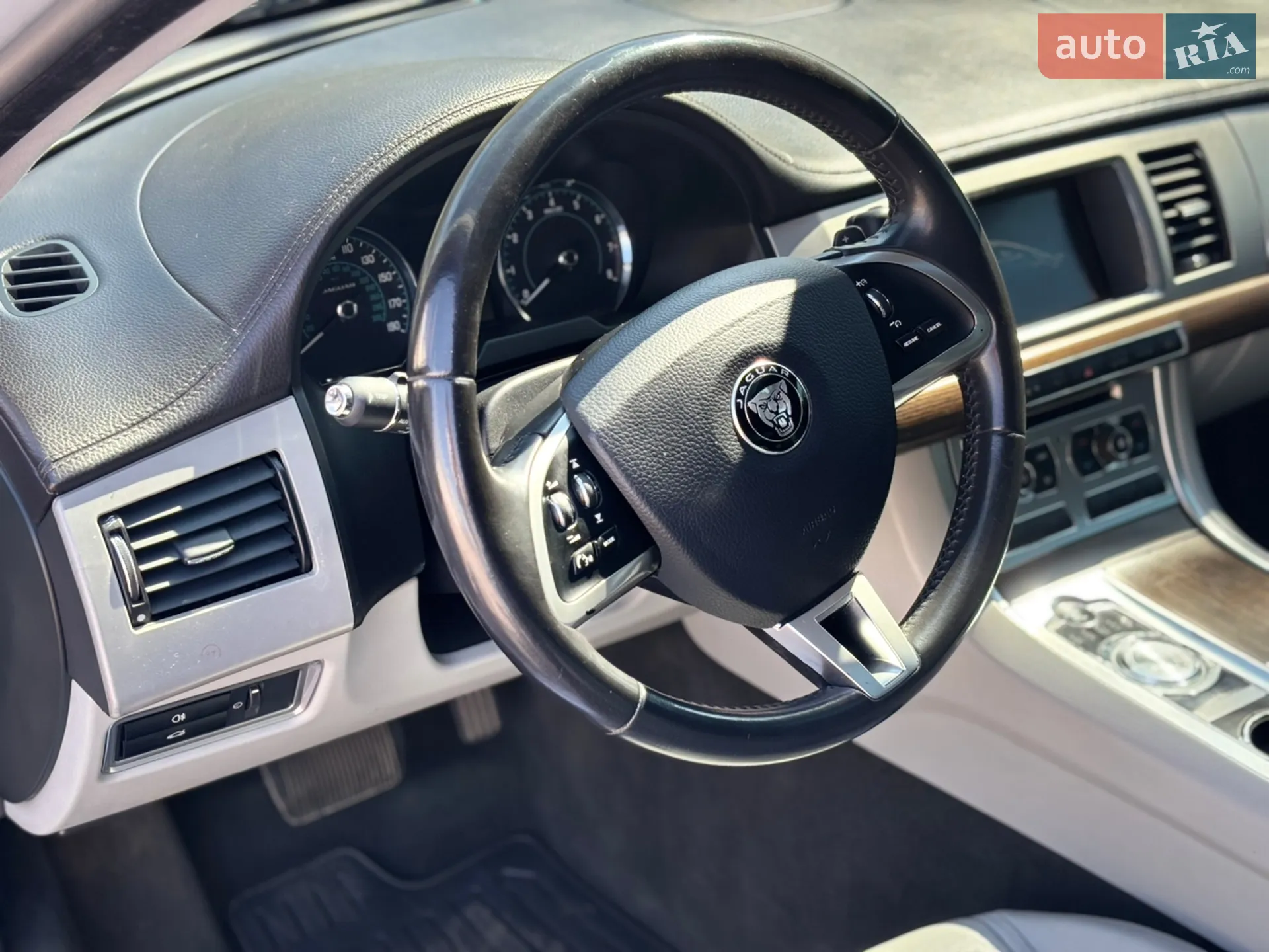 2014 Jaguar XF - мініатюра 22