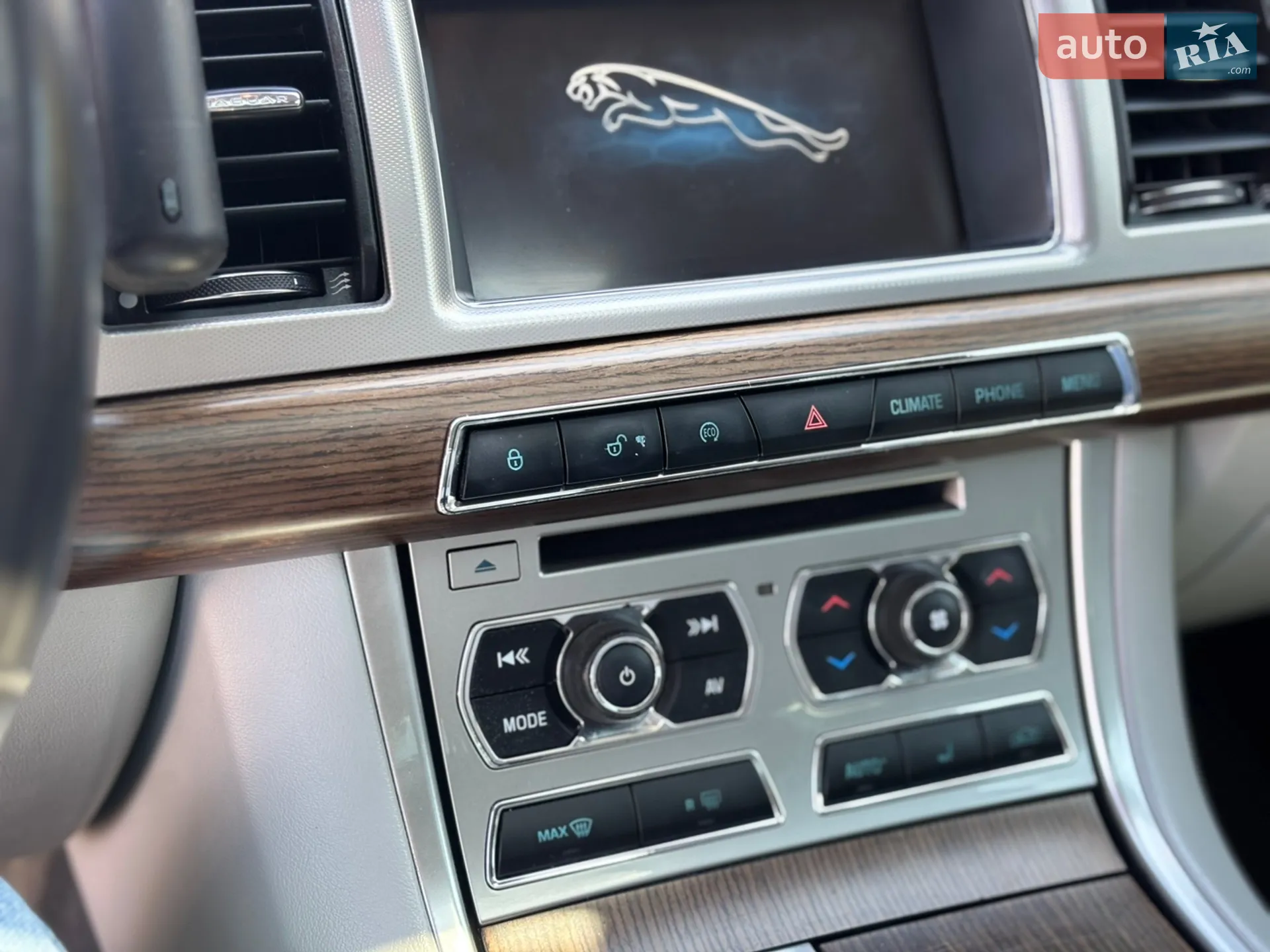 2014 Jaguar XF - мініатюра 29