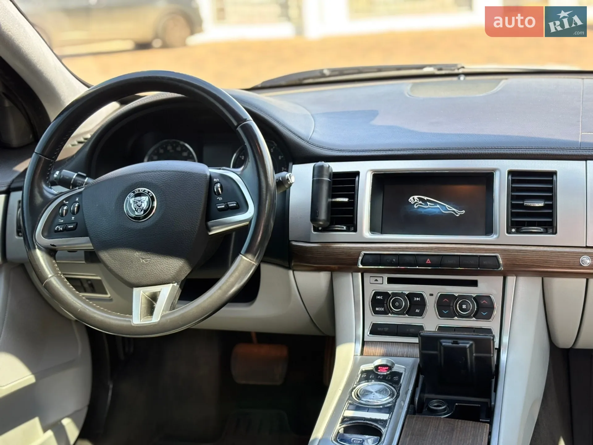 2014 Jaguar XF - мініатюра 27