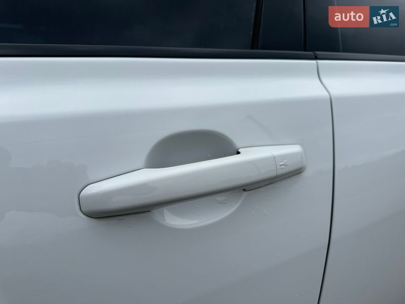 Седан Jaguar XF 2016 в Киеве фото 23 Седан Jaguar XF 2016 в Киеве