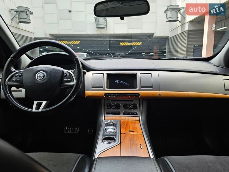 Седан Jaguar XF 2012 в Киеве фото 22 Седан Jaguar XF 2012 в Киеве